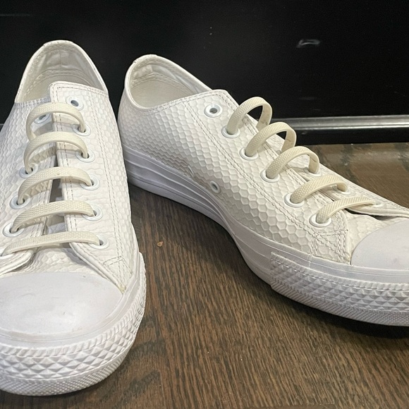 Converse size 8 men’s - Picture 1 of 4